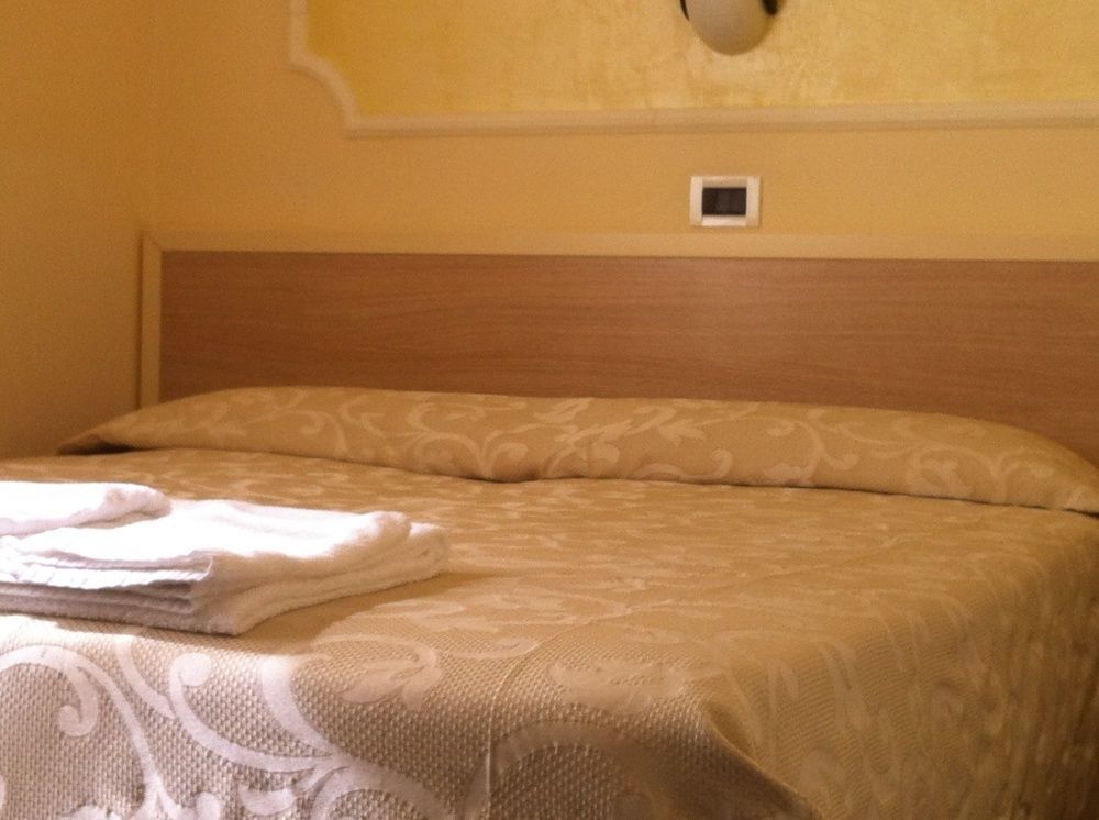 Hotel Orly Cesenatico Exterior foto